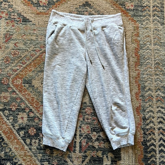 GreenTea Pants & Jumpsuits Green Tea Capri Sweats Poshmark